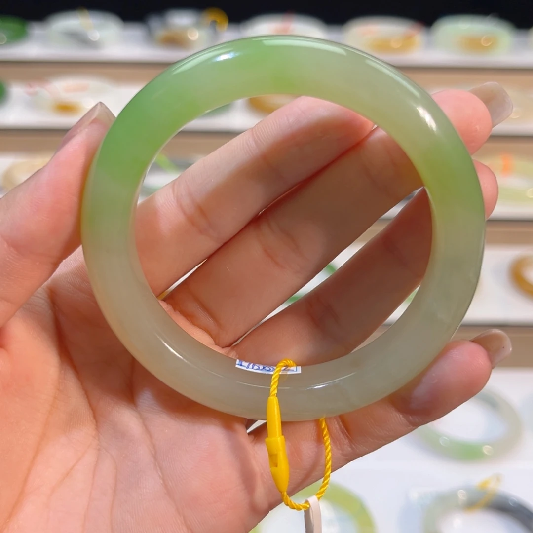 未镶嵌手镯和田玉强推