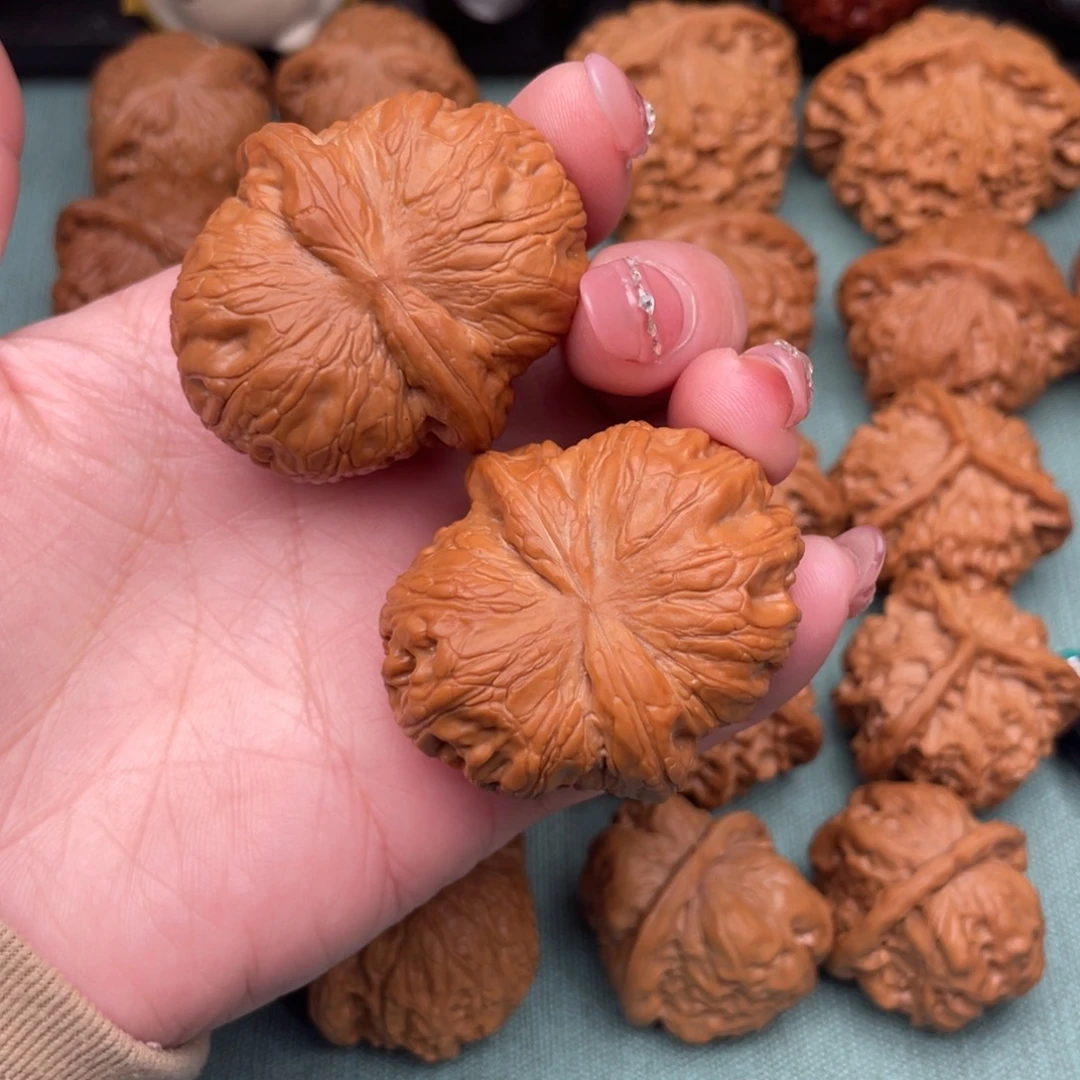 文玩核桃把件精品翘肩元宝44尺46.8克