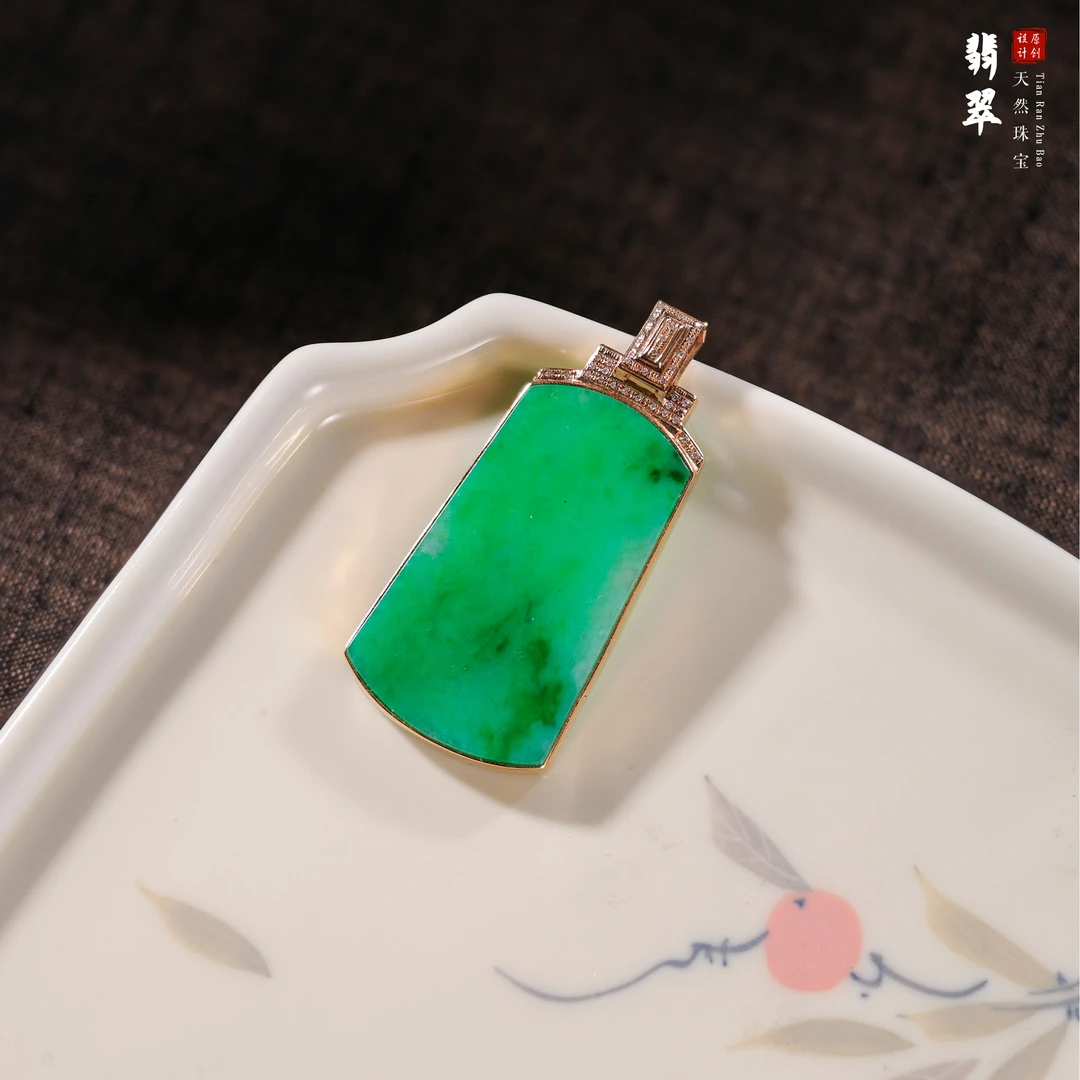 【桃总推荐】18k金翡翠方牌吊坠@@LY51208062