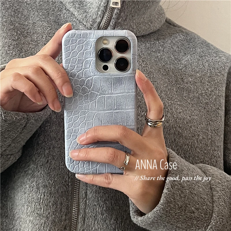 小众高级感雾蓝色复古鳄鱼纹皮质适用IPhone17Promax苹果16手机壳