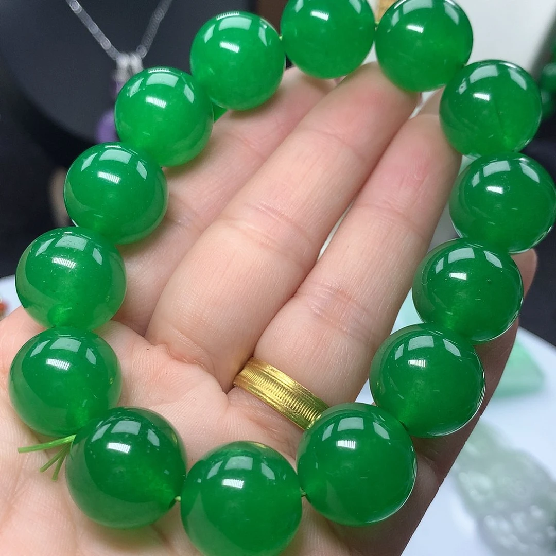 翡翠吊坠(赠链)未镶嵌