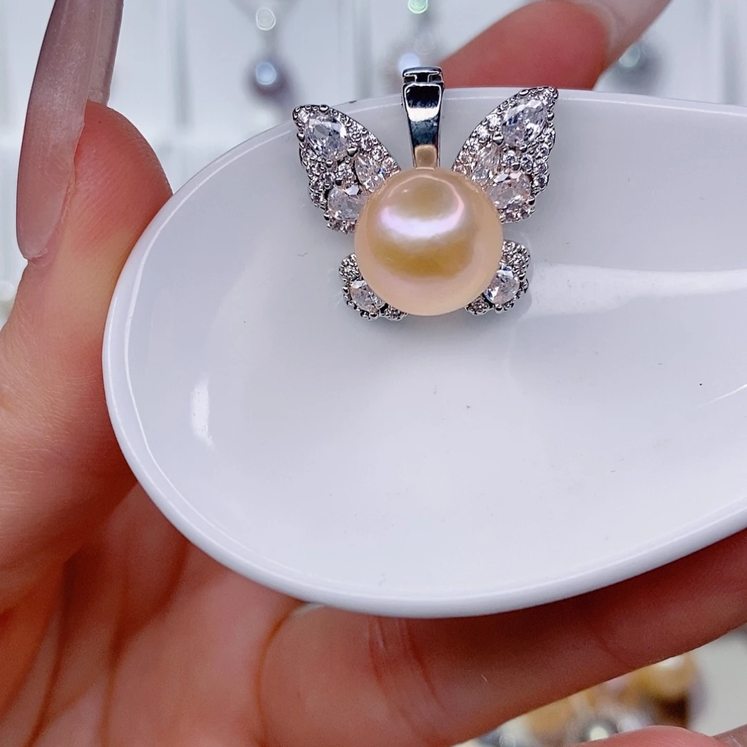 淡水珍珠吊坠(赠链)未镶嵌