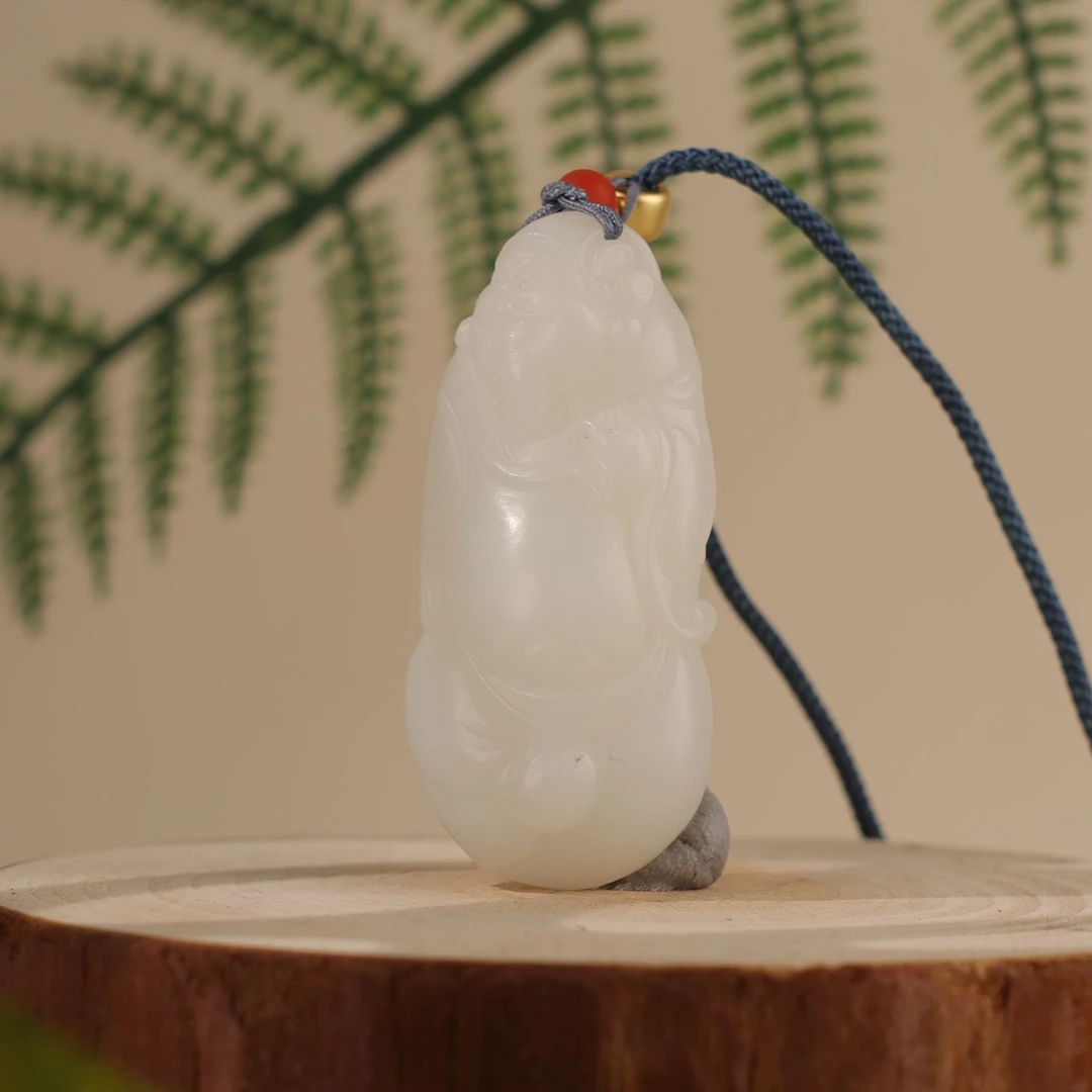 XJ8995二十世纪和田玉财神挂坠