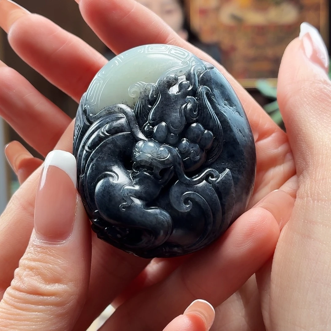 和田玉未镶嵌把件青花