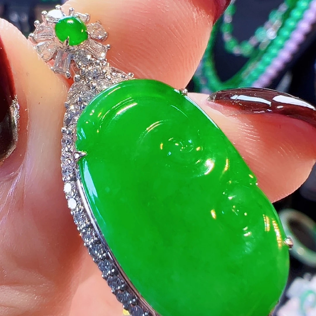 翡翠18K金镶嵌颈饰签收后24小时鉴赏期