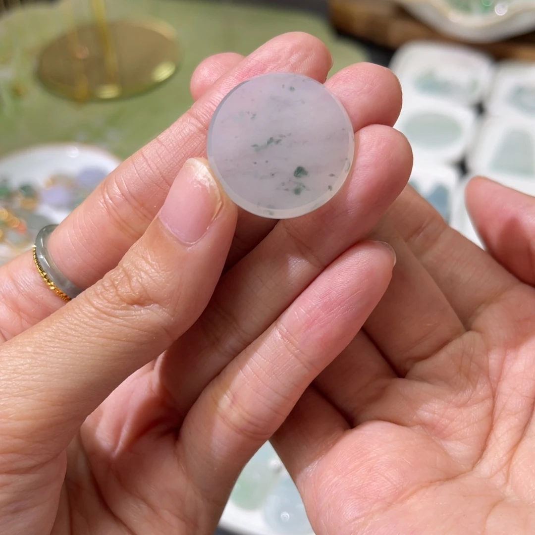 翡翠未镶嵌颈饰无事牌