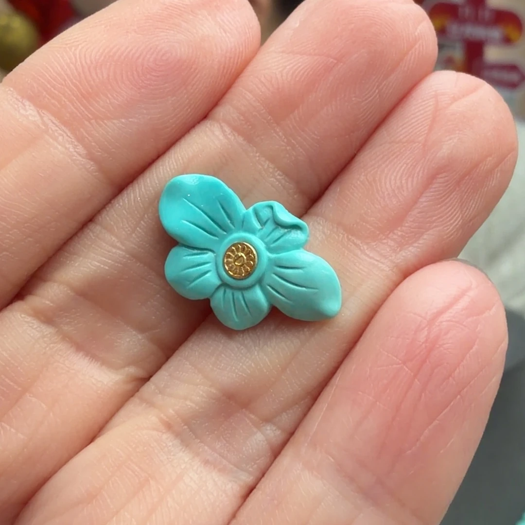 绿松石未镶嵌颈饰