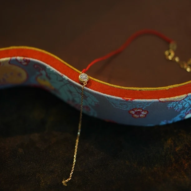 天然18k金钻石红绳手链