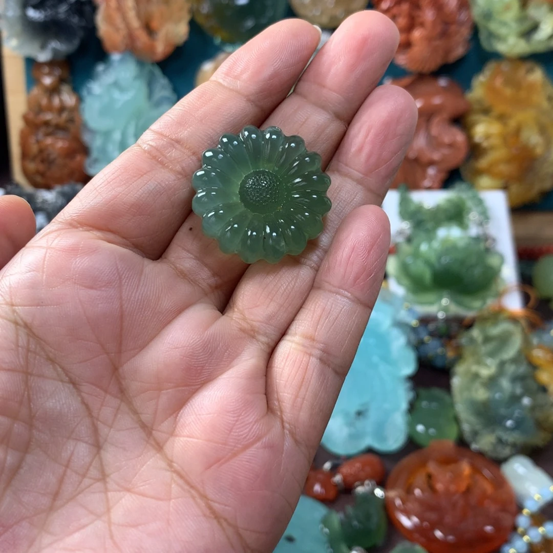 蛇纹石玉未镶嵌耳坠