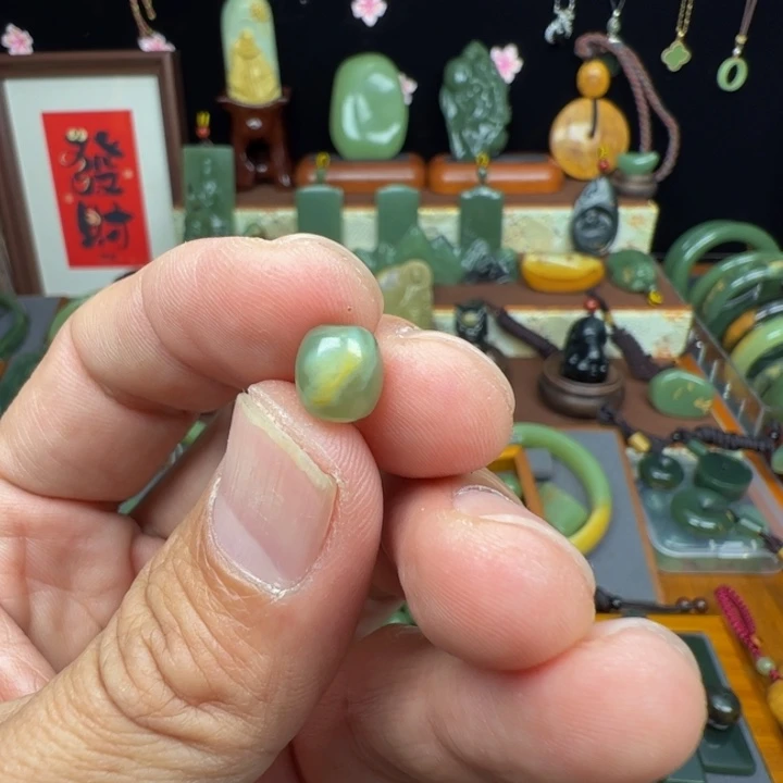 岫岩河磨玉（透闪石质玉）未镶嵌颈饰