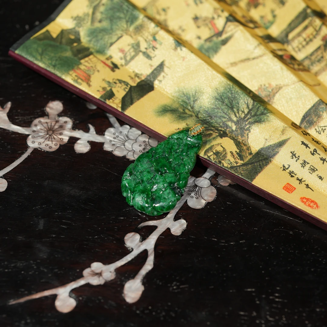 12.30香港王老板-翡翠吊坠3y274