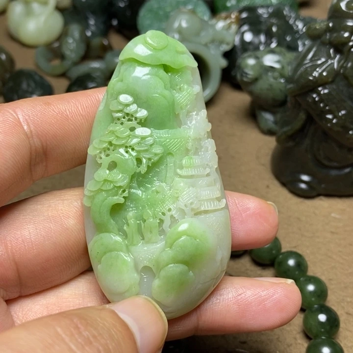 许***生和田玉未镶嵌颈饰