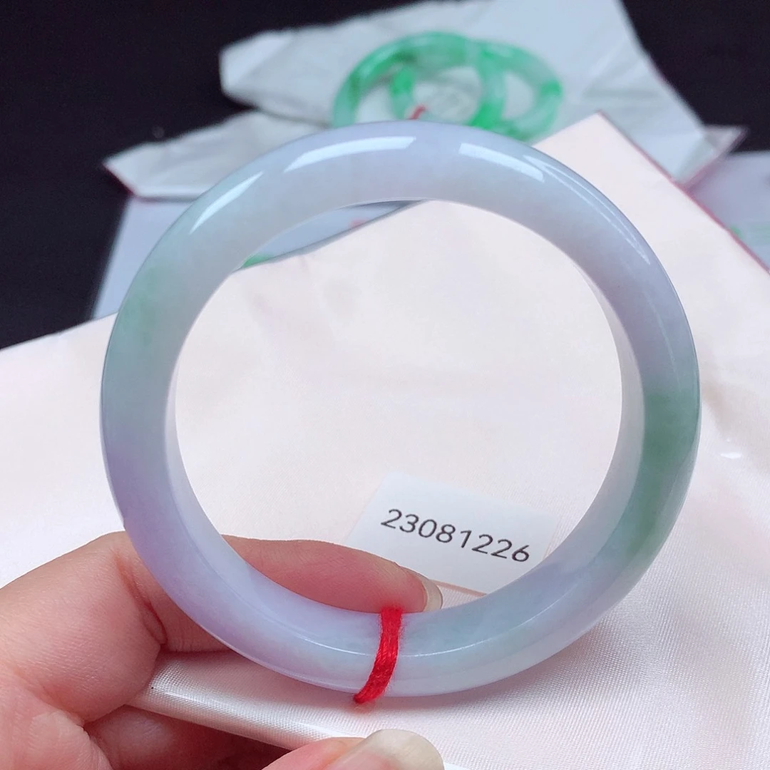 翡翠手镯未镶嵌冰润