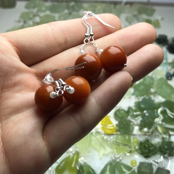 蛇纹石玉耳饰合金