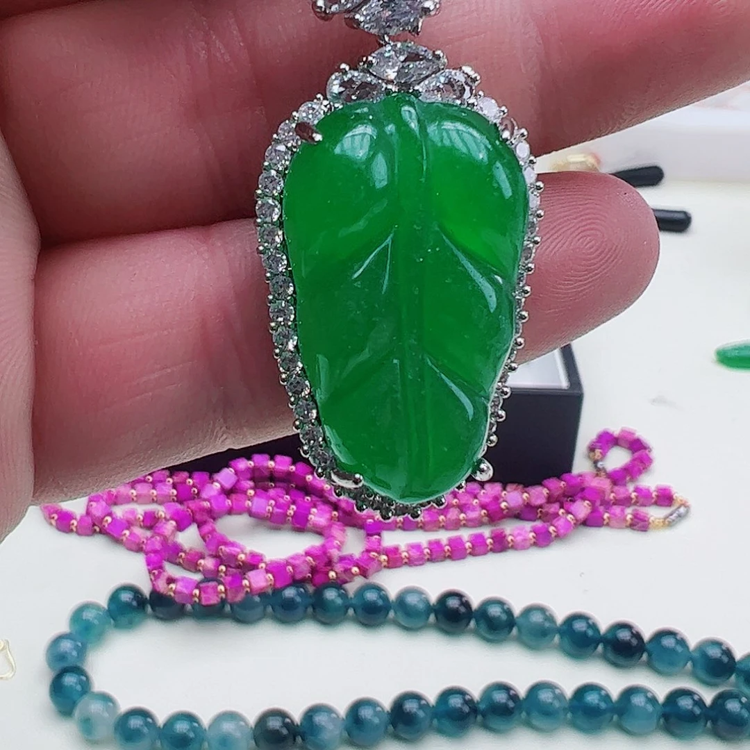 翡翠吊坠(赠链)银S925镶嵌