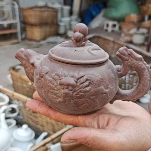库存微瑕紫砂壶一个