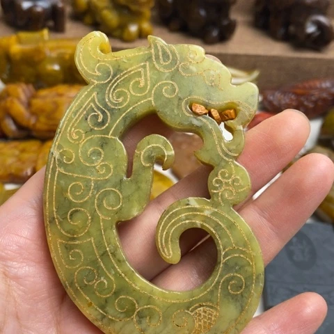 蛇纹石玉未镶嵌颈饰17