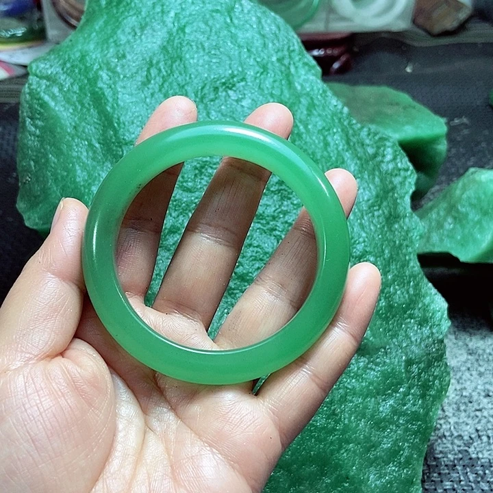 新疆东陵玉手镯55圈口
