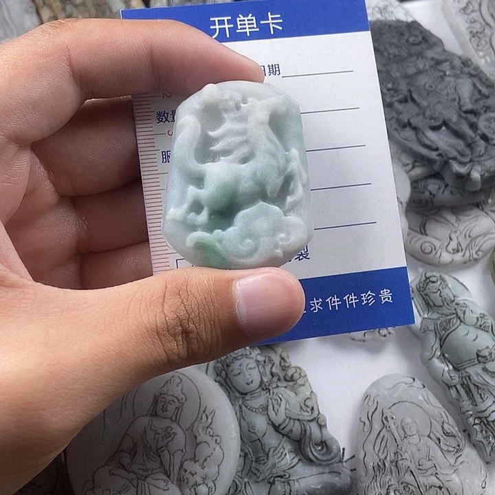 定制翡翠未镶嵌翡翠