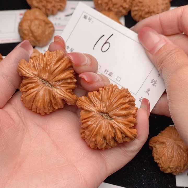 文玩核桃吊坠43楼子16