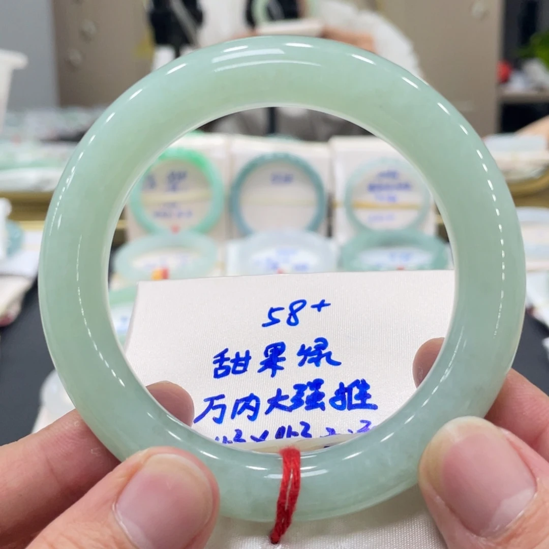 翡翠未镶嵌手镯翡翠手镯