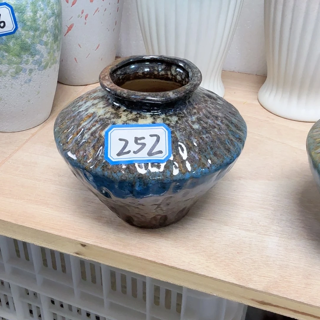 252号陶瓷花瓶10厘米一个