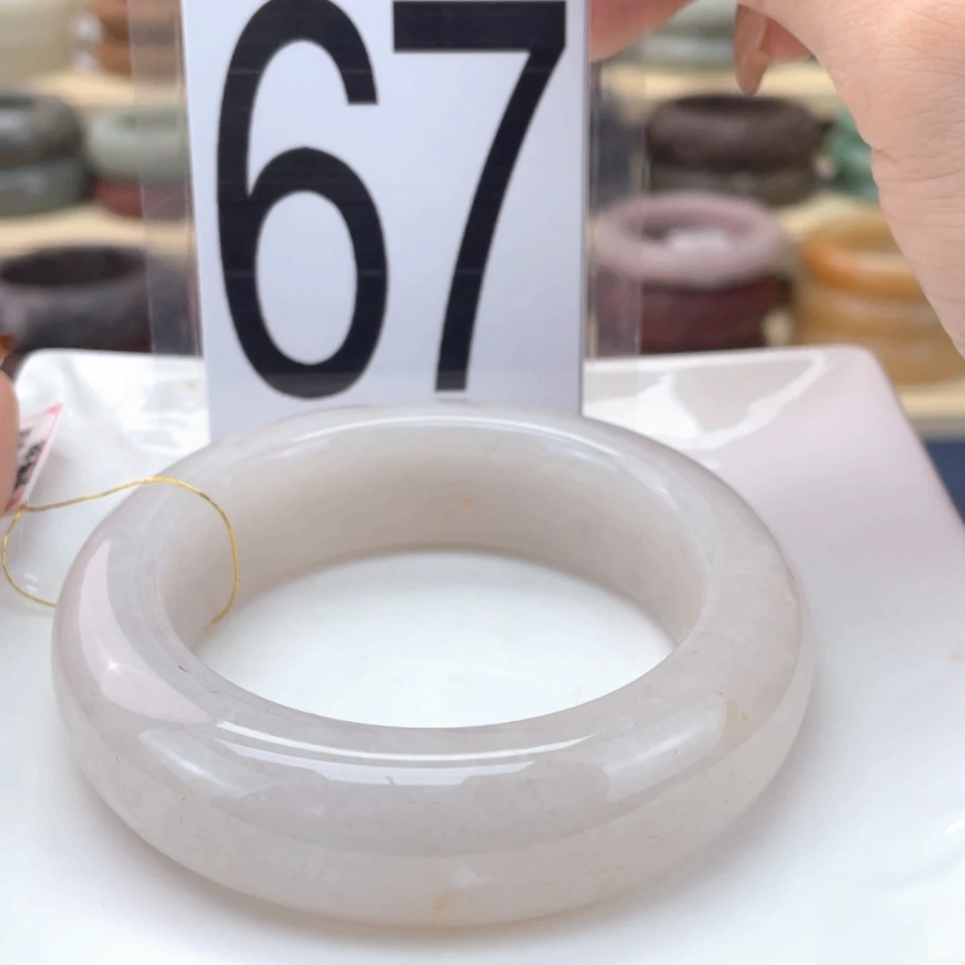 【闪购商品】石英质玉手镯未镶嵌