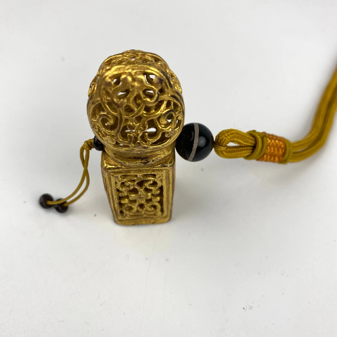 ZBM·20世纪前期铜鎏金镂空雕藏印52mm31gZBM25121940