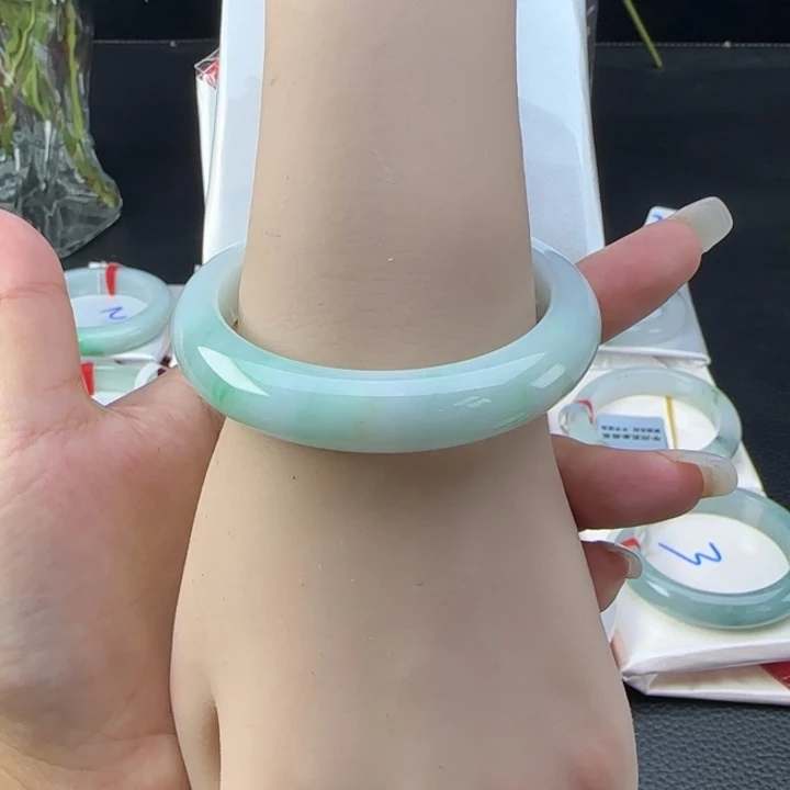 未镶嵌手镯翡翠翡翠手镯