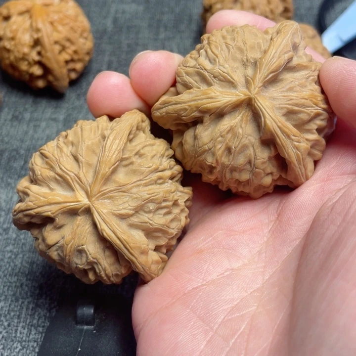 香****?工艺三棱宫灯三棱