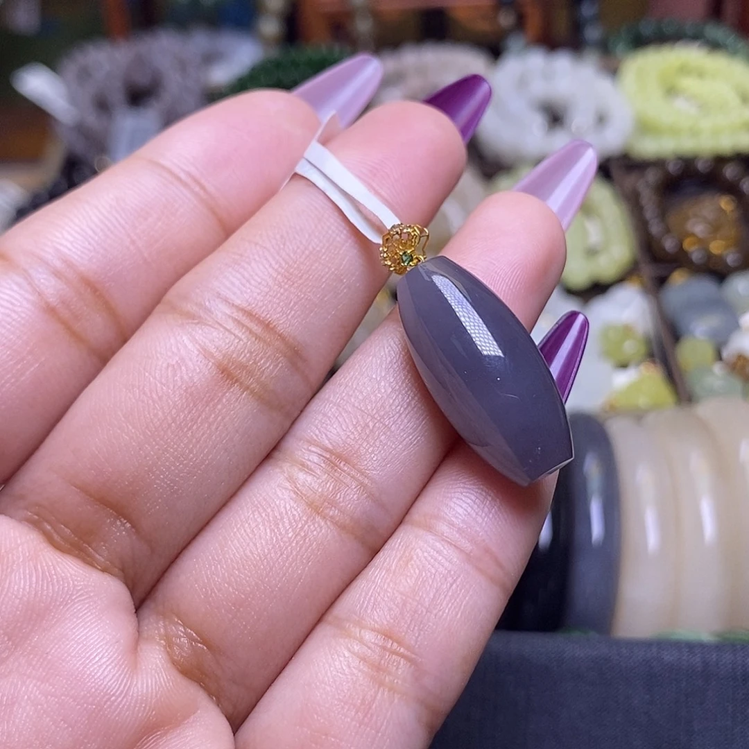 和田玉未镶嵌颈饰浓烟紫老料金镶桶珠