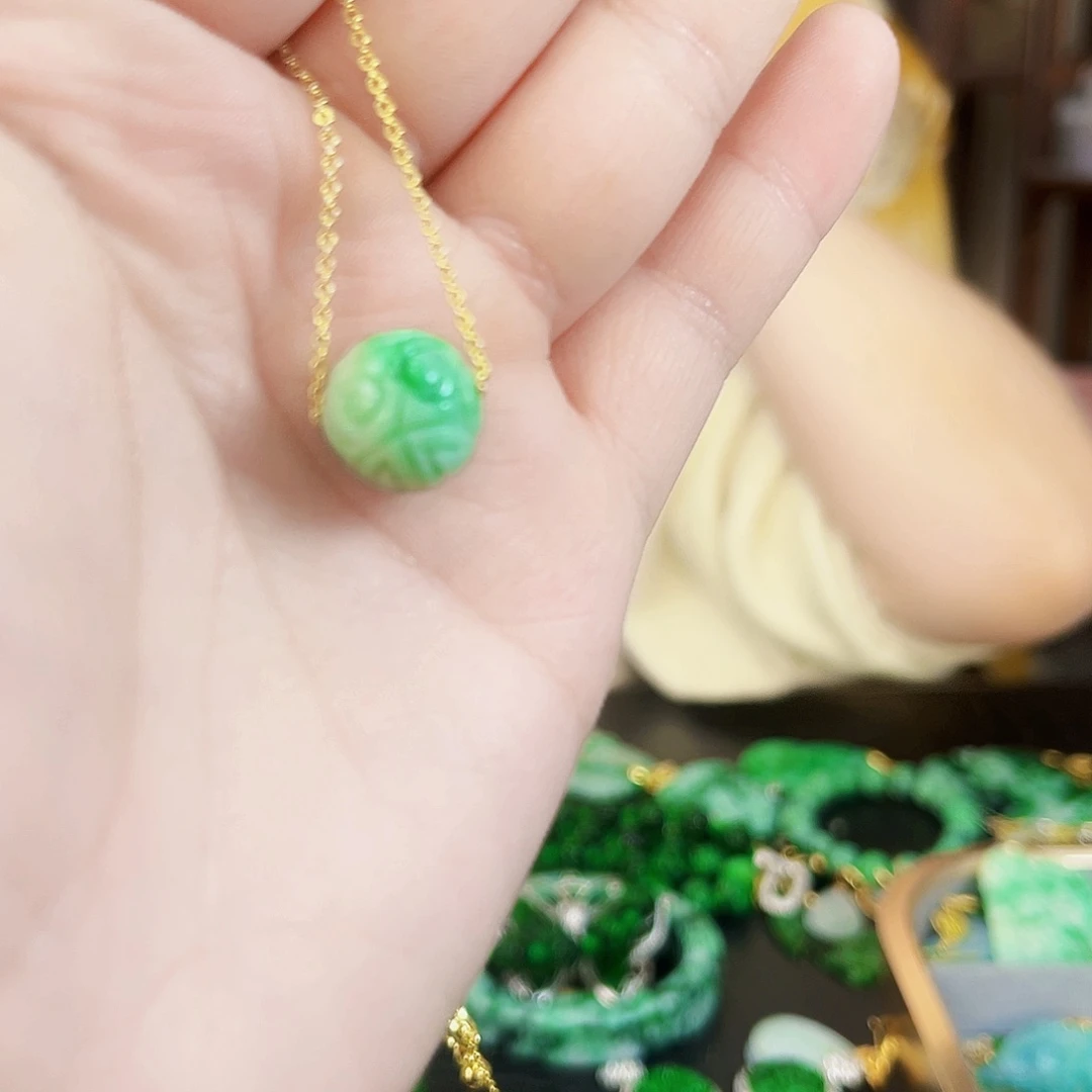 翡翠未镶嵌颈饰多样性发货