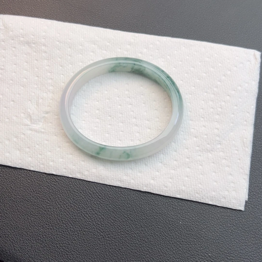 翡翠未镶嵌手镯54贵妃