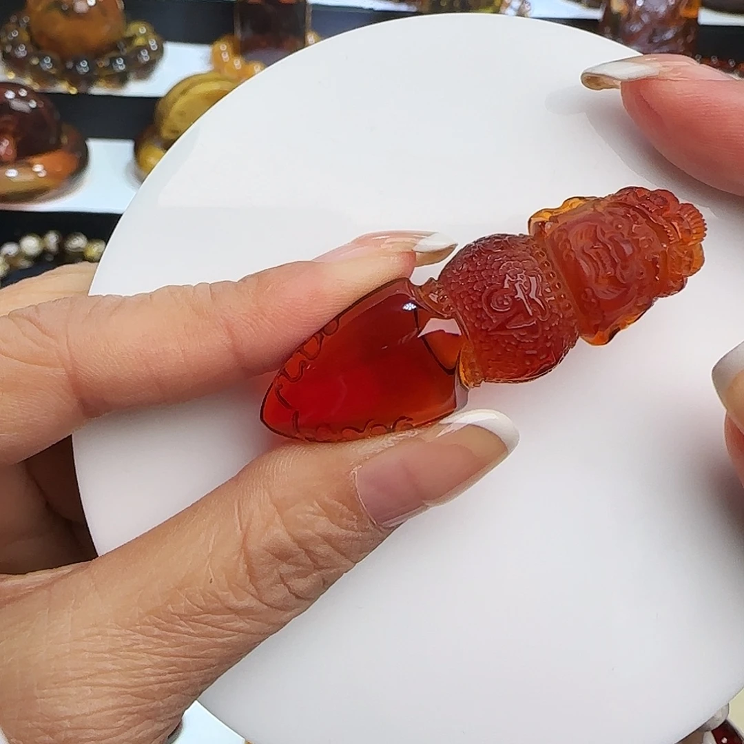 王***妍琥珀未镶嵌耳饰缅甸琥珀血珀金刚杵