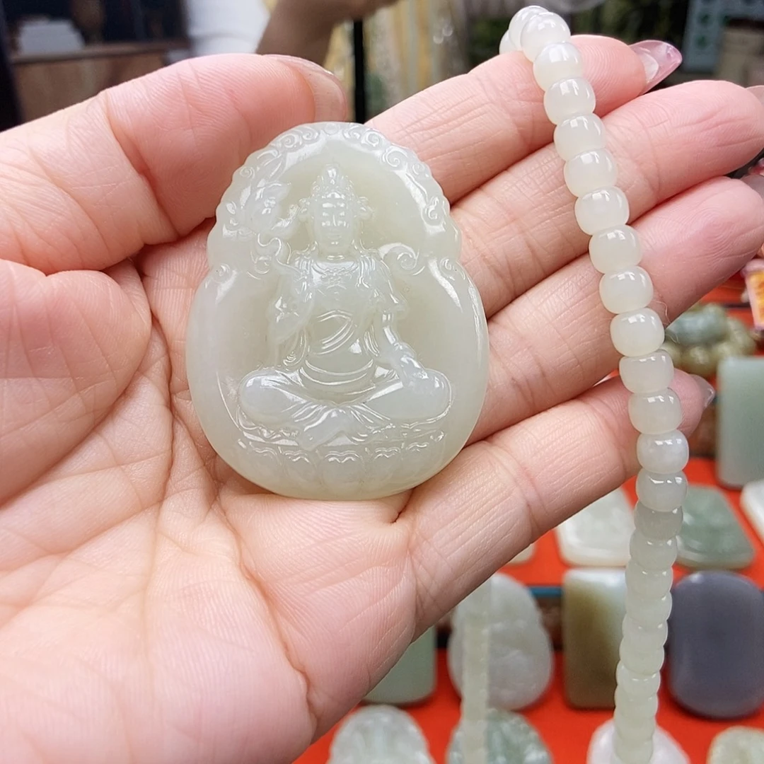 黄***黄和田玉未镶嵌颈饰