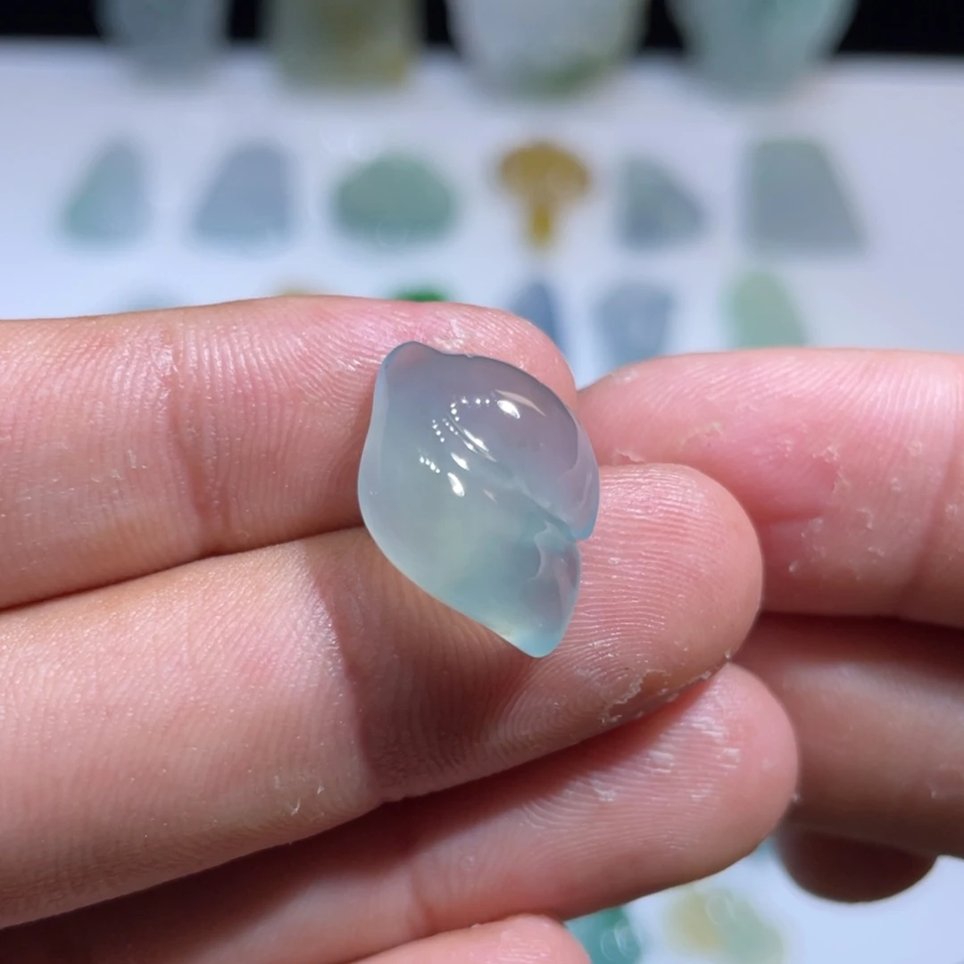 颈饰未镶嵌翡翠玉兰花