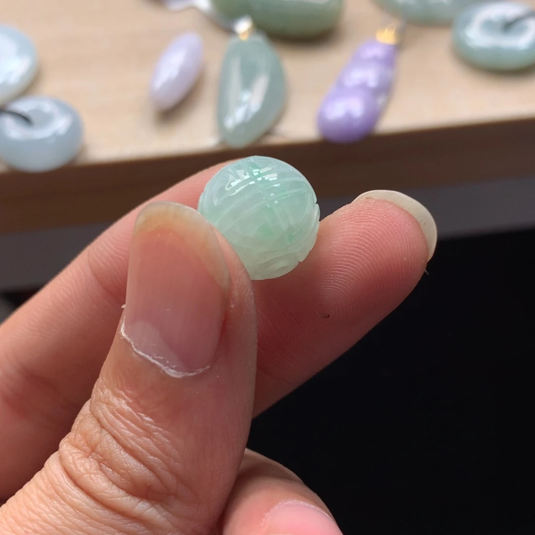 颈饰未镶嵌翡翠吊坠