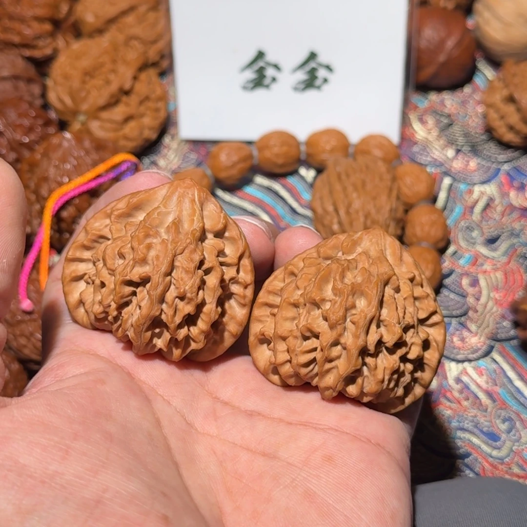文玩核桃把件1570龙门涧，尺寸44.5 41 40.5