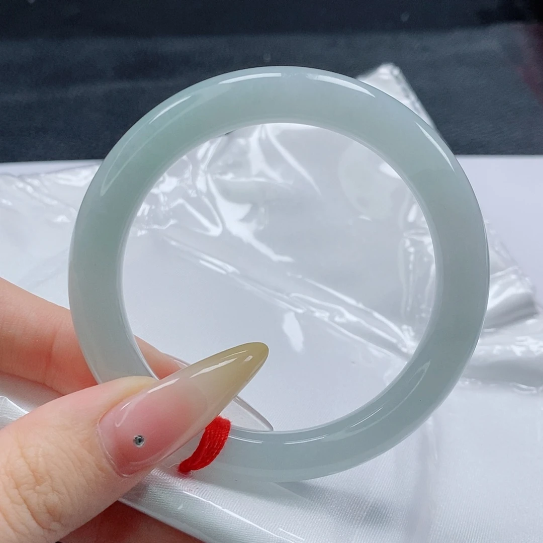 【闪购商品】未镶嵌手镯（圆镯）翡翠368号