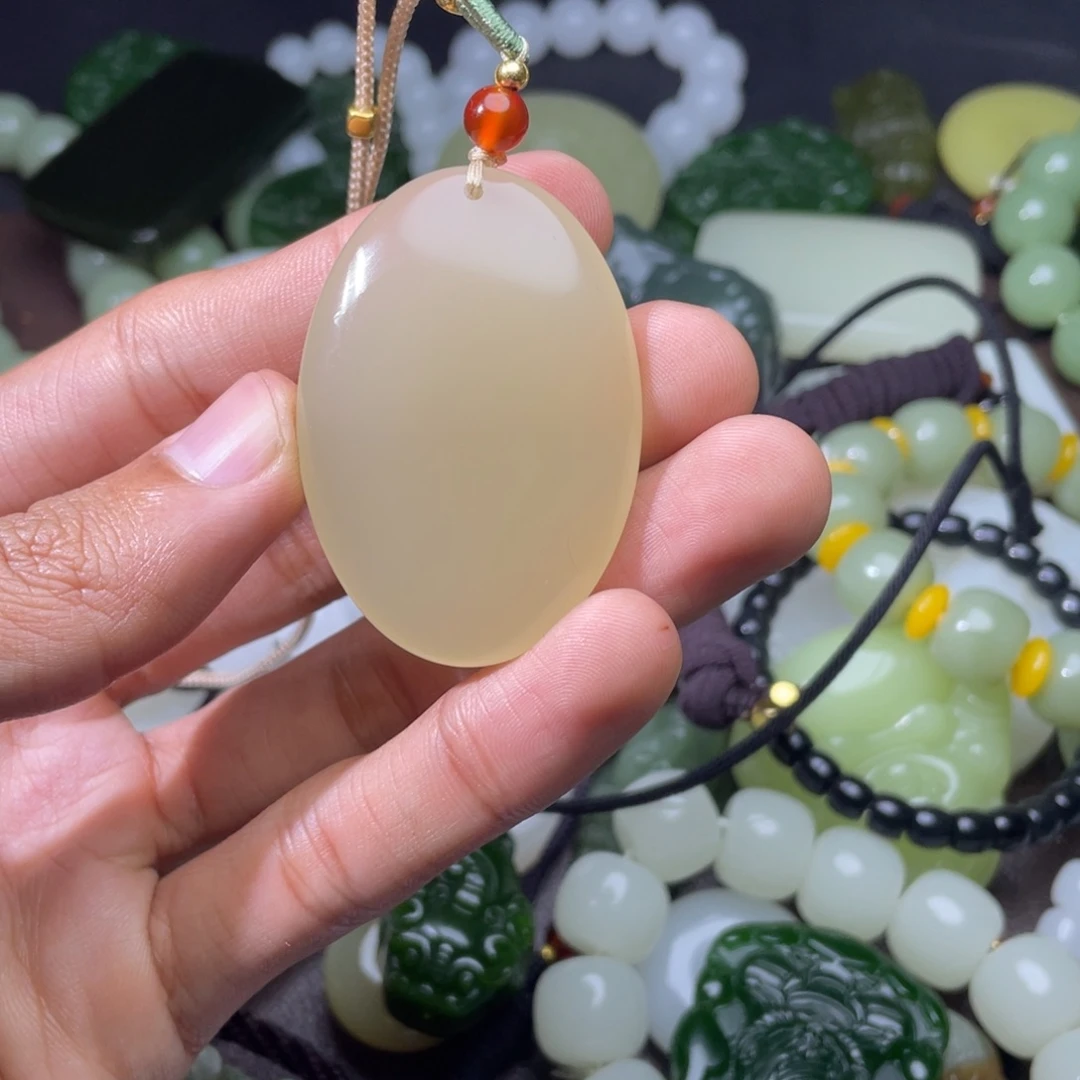 颈饰未镶嵌和田玉