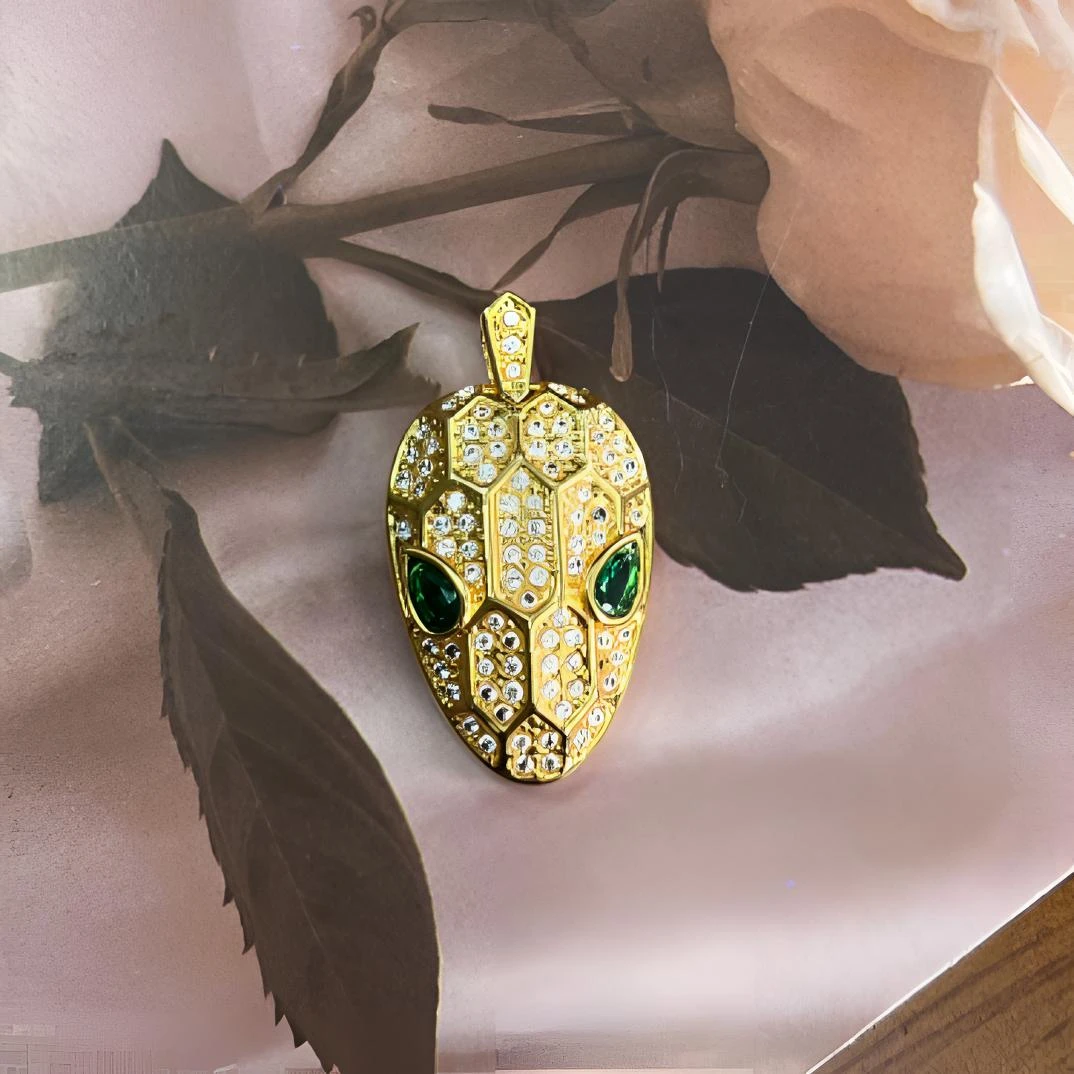 莫桑石18k金镶嵌莫桑石灵蛇吊坠（小号）蛇头吊坠简约风格女士