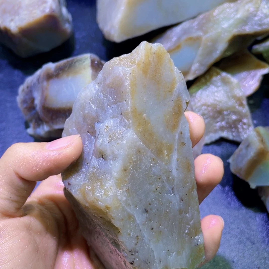 和田玉未镶嵌珠宝半成品