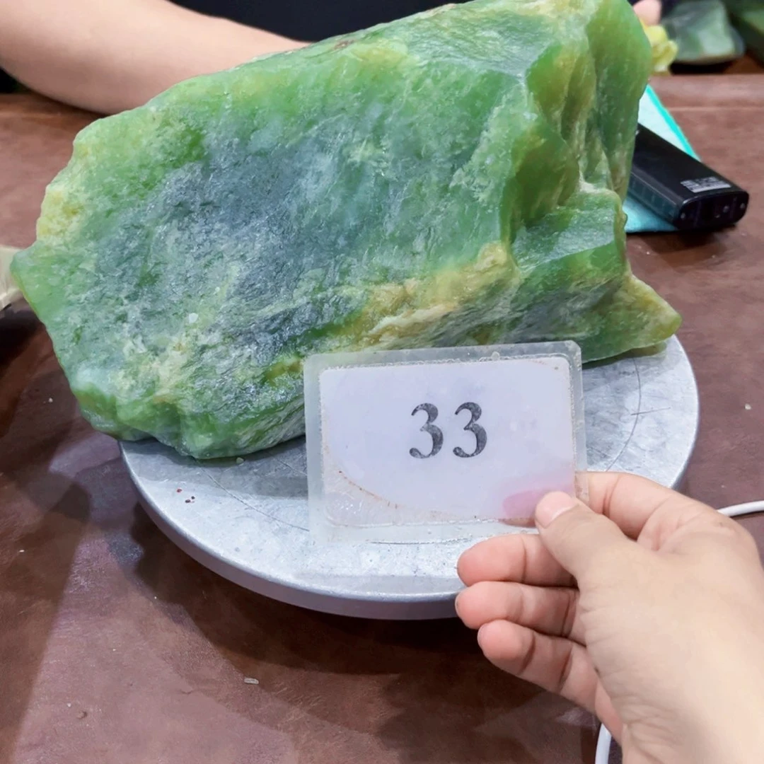 蛇纹石玉未镶嵌原石强*