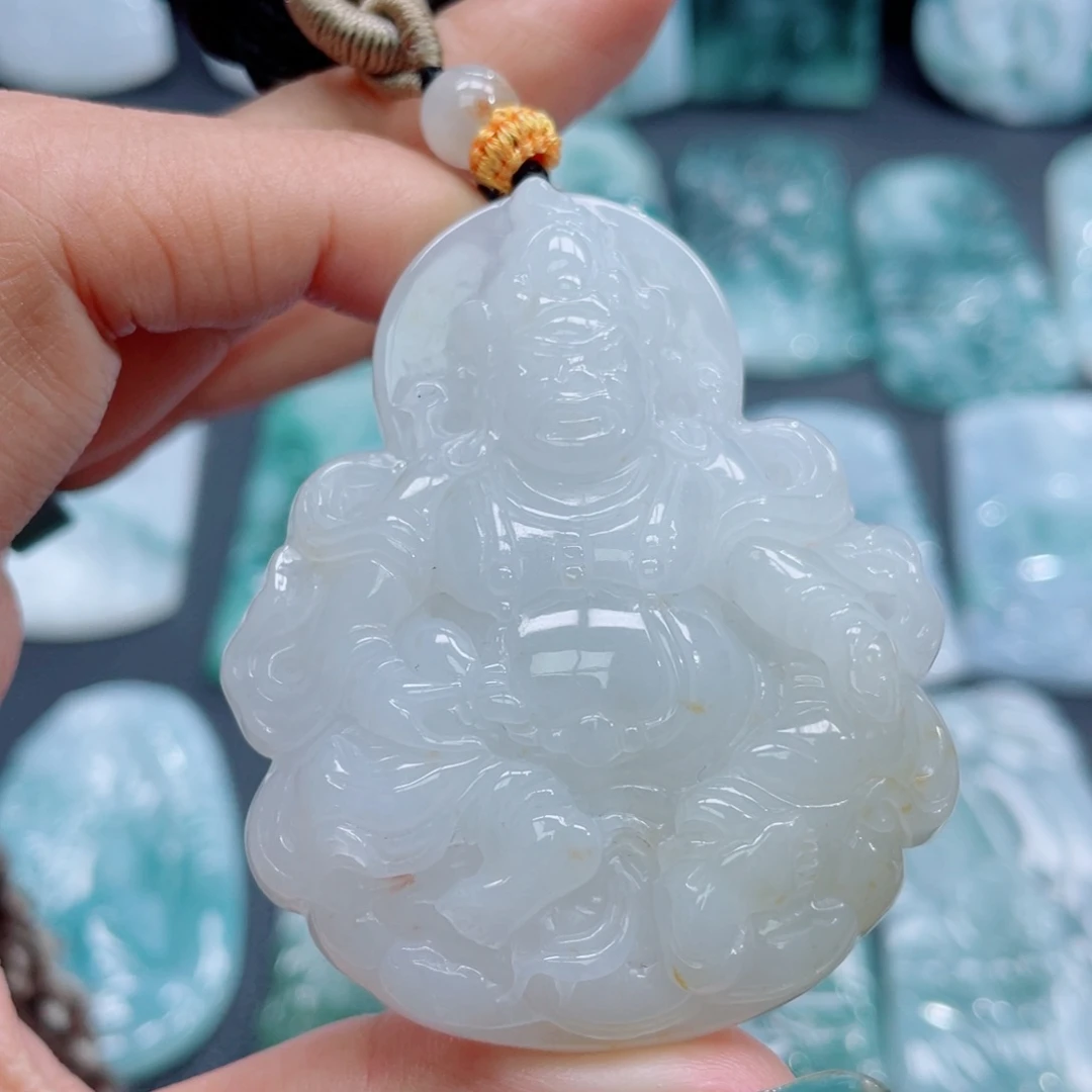 翡翠未镶嵌颈饰黄财神