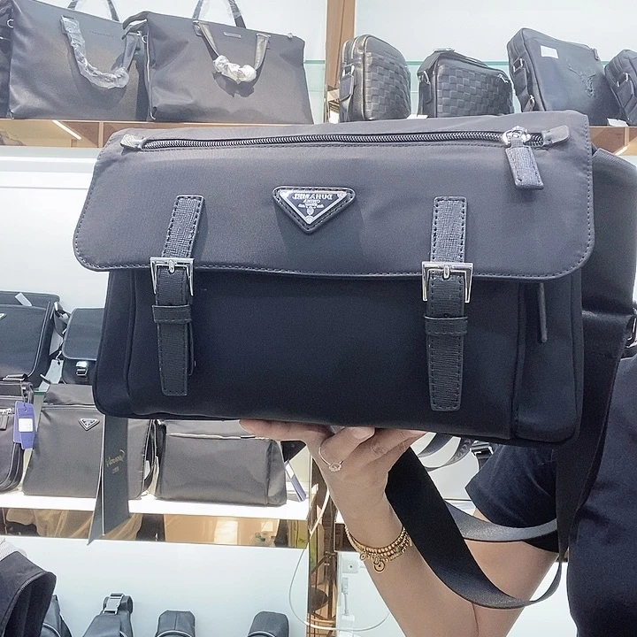 水牛剖层皮革布料