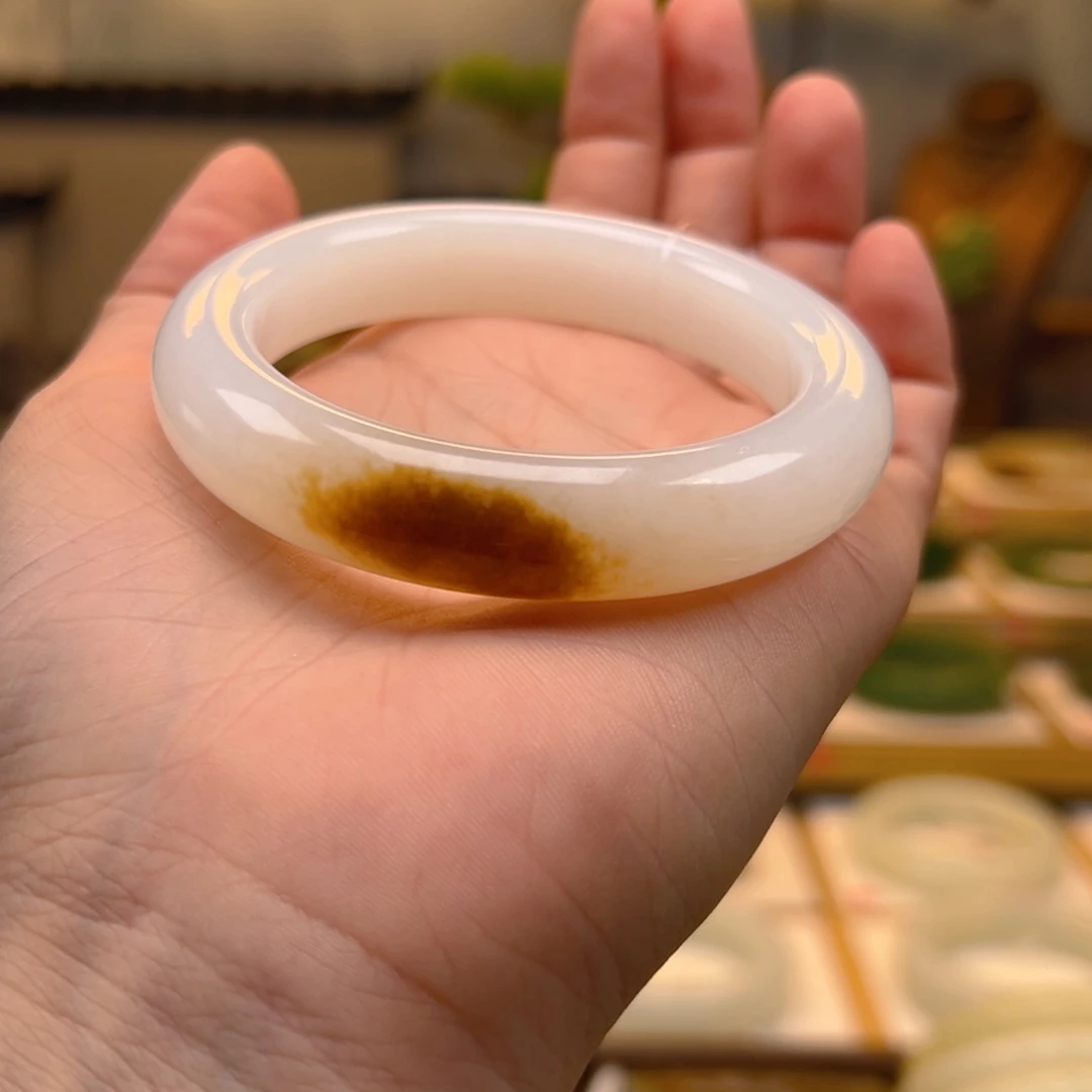 和田玉手镯未镶嵌7