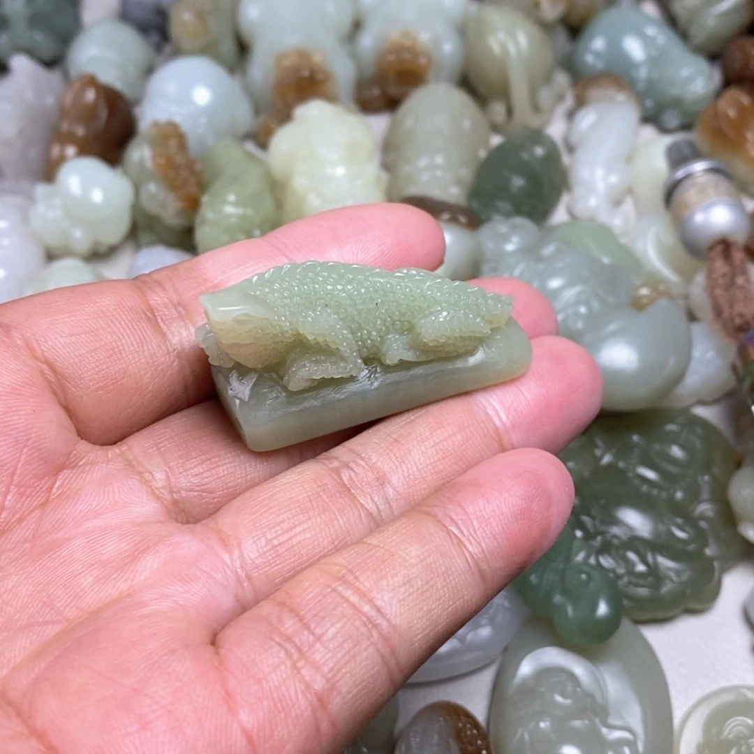 【闪购商品】和田玉未镶嵌挂件粉*