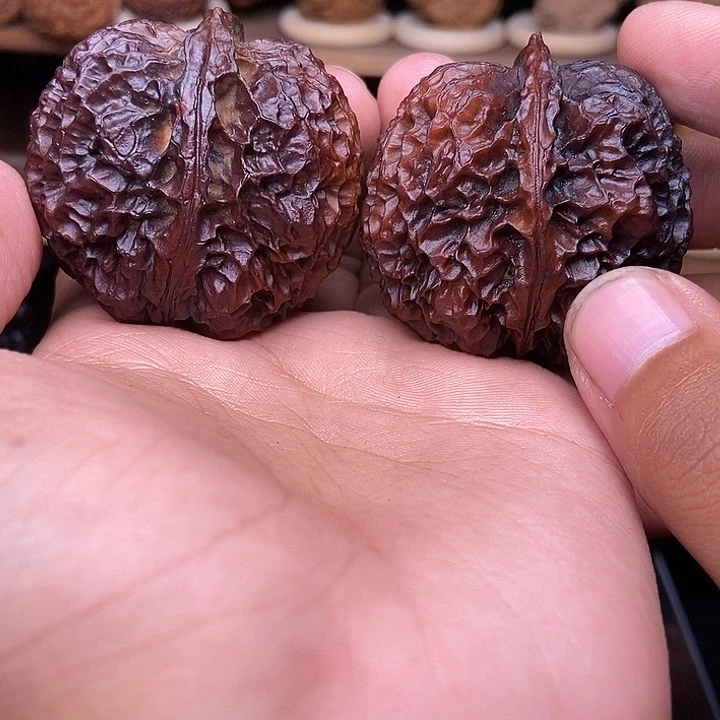 文玩核桃吊坠麒麟王绣球