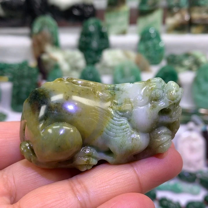 独山玉未镶嵌貔貅手把件