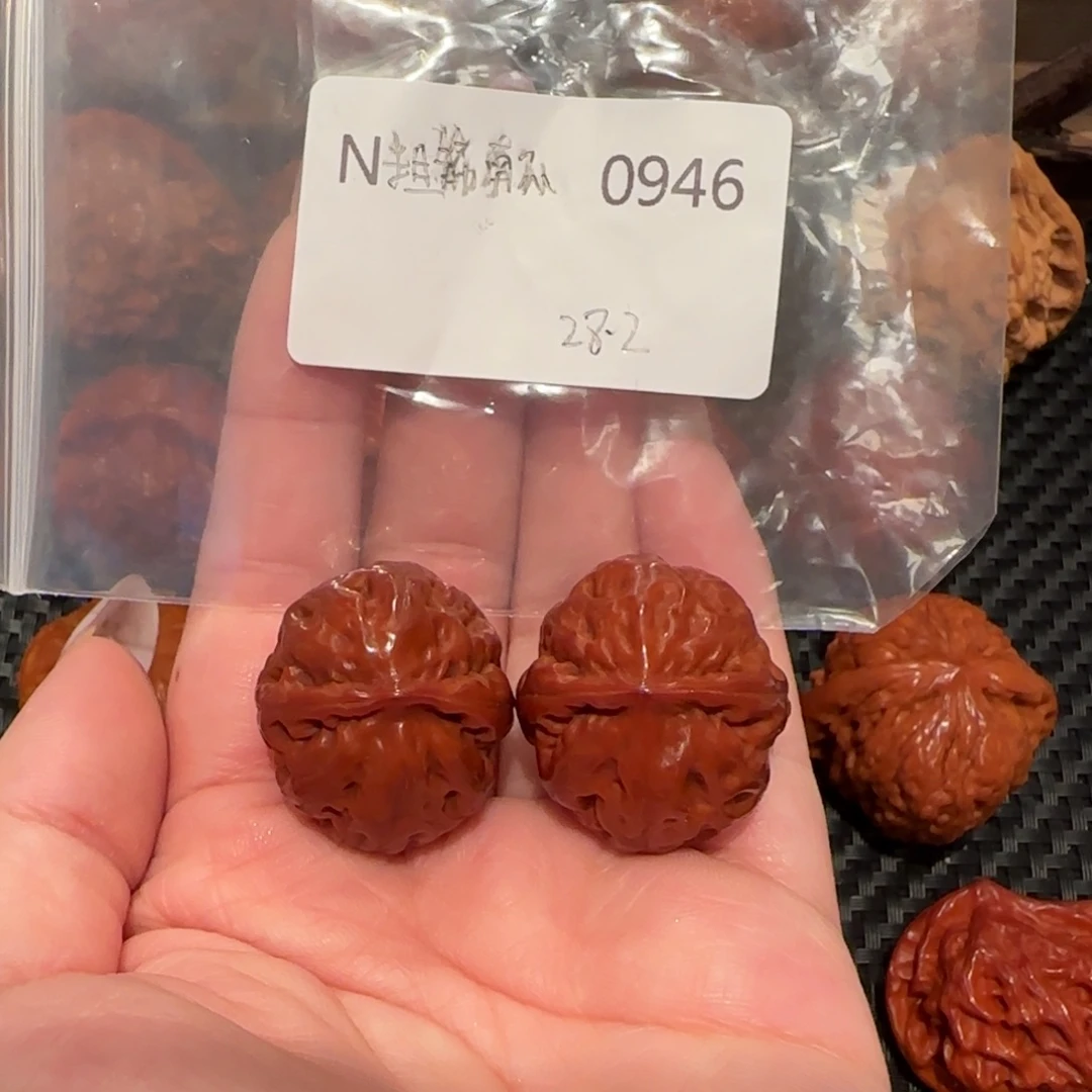 人***人文玩核桃吊坠玉化粗筋南瓜手捻